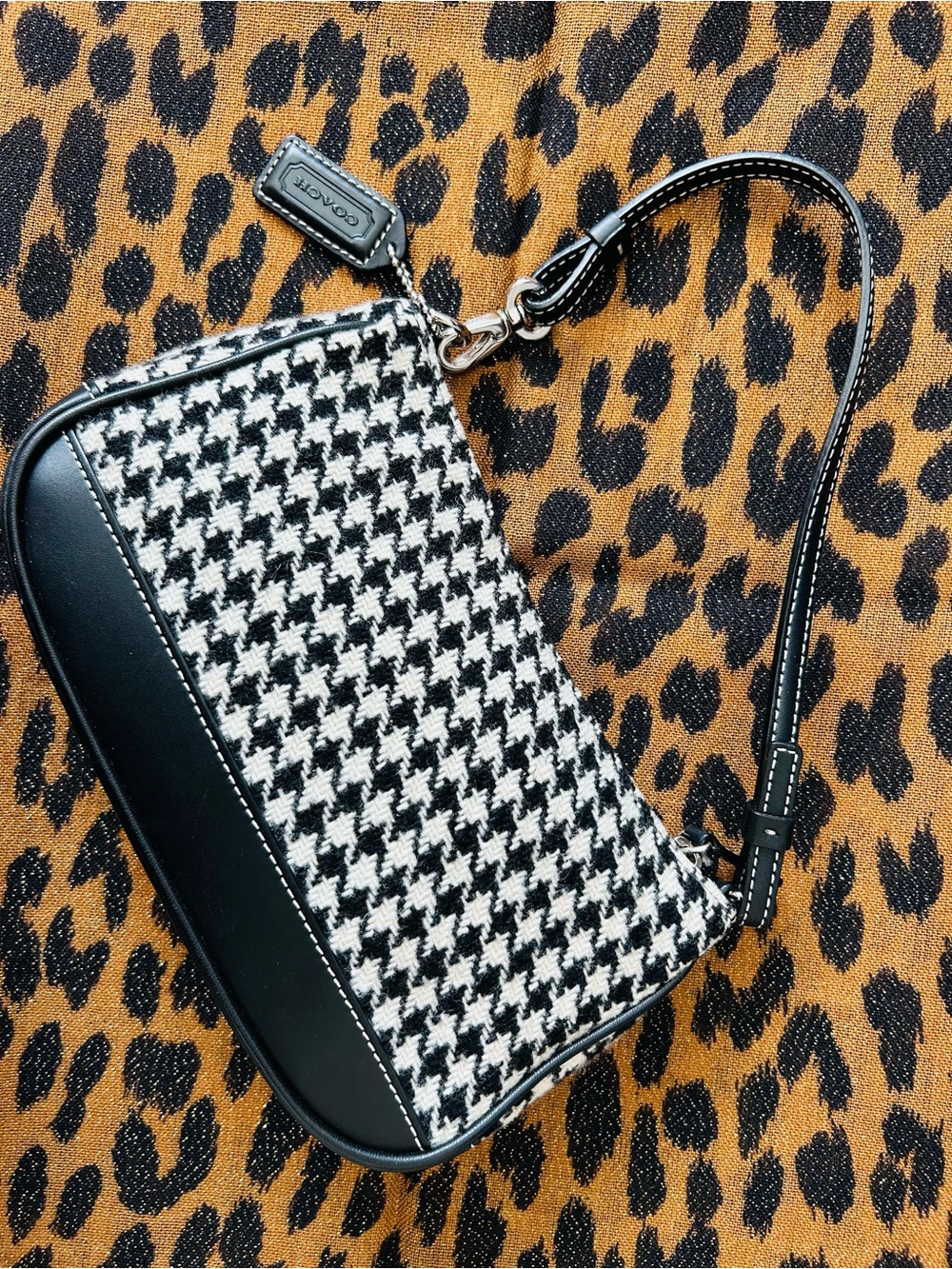 🖤Coach🤍NWOT~ Black & White Tweed Houndstooth Wristlet with Leather Trim